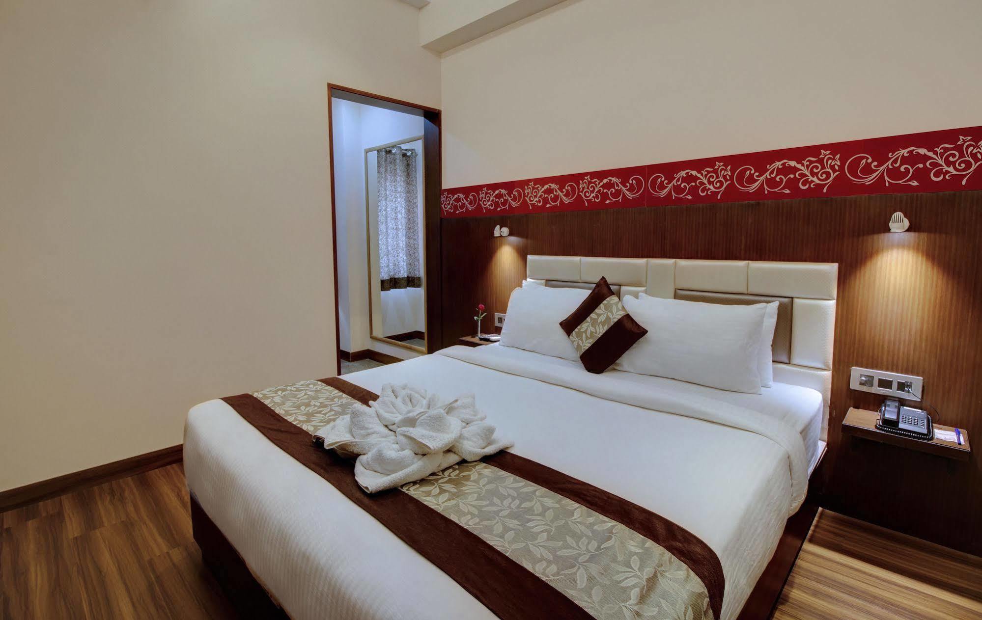 รุทรา วิลาส Hotel อัครา ภายนอก รูปภาพ