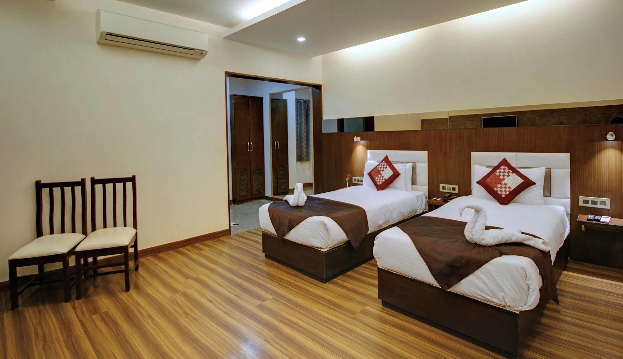 รุทรา วิลาส Hotel อัครา ภายนอก รูปภาพ