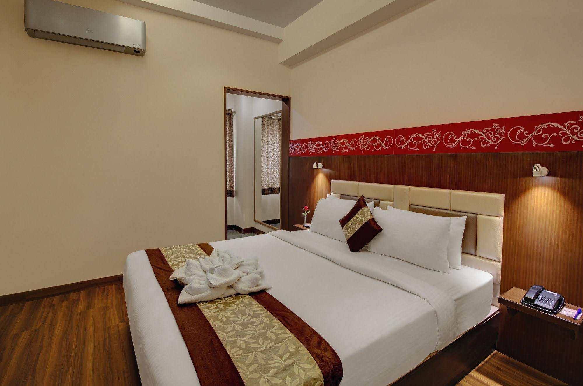 รุทรา วิลาส Hotel อัครา ภายนอก รูปภาพ