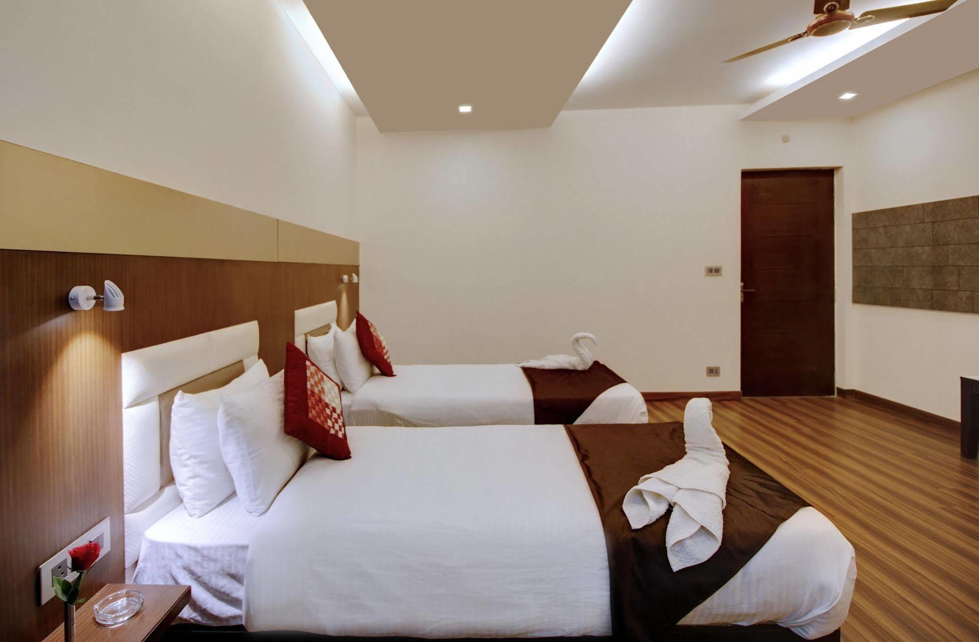 รุทรา วิลาส Hotel อัครา ภายนอก รูปภาพ