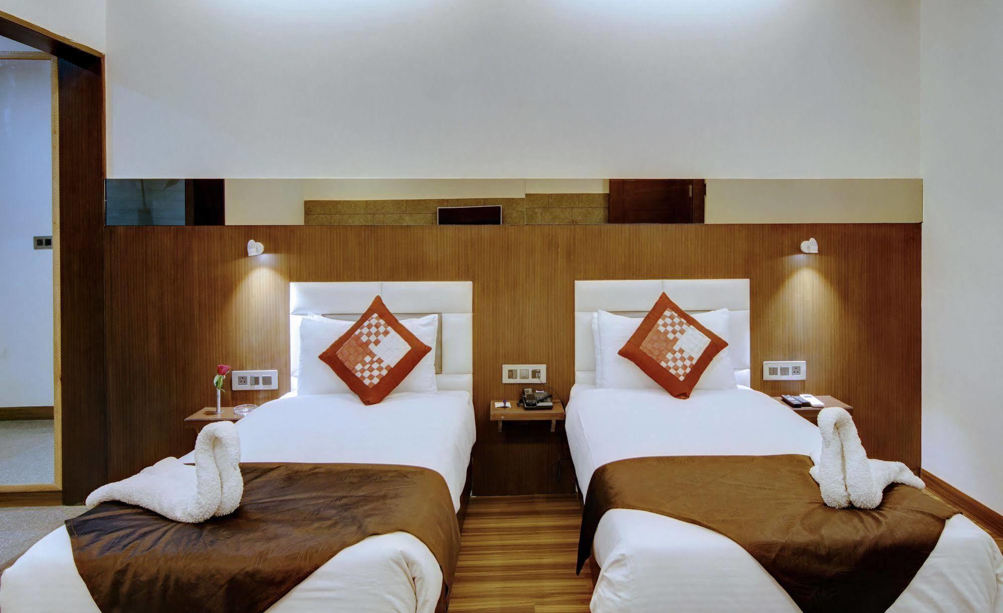รุทรา วิลาส Hotel อัครา ภายนอก รูปภาพ