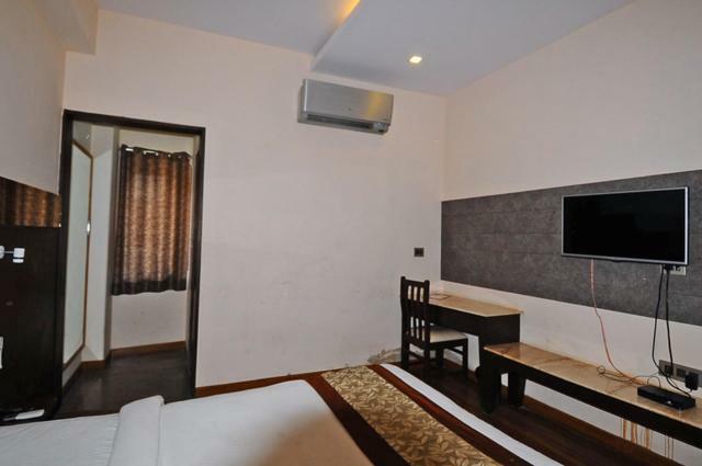 รุทรา วิลาส Hotel อัครา ภายนอก รูปภาพ