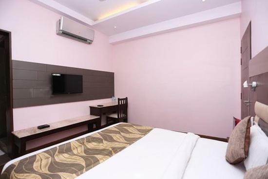 รุทรา วิลาส Hotel อัครา ภายนอก รูปภาพ